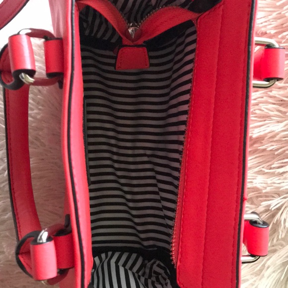 Small red purse - Picture 3 of 5